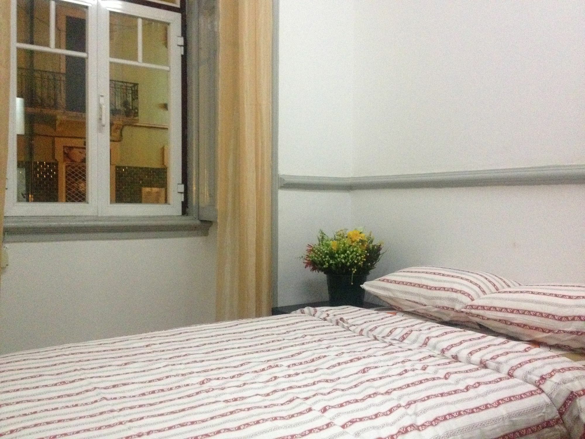 Midtown Guest House Лиссабон Экстерьер фото
